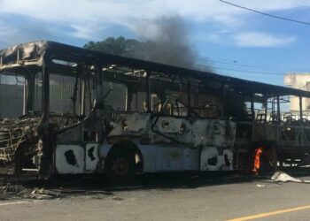 Casos de vandalismo em ônibus aumentam nas cidades do país