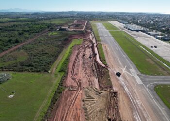Aeroporto de Macaé vai operar com duas pistas após conclusão da obra