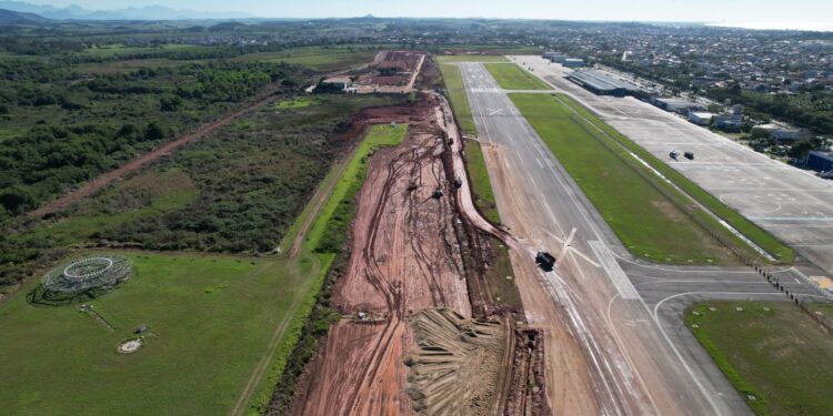 Aeroporto de Macaé vai operar com duas pistas após conclusão da obra