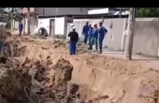 Operário soterrado em obra é resgatado pelos bombeiros em Campos