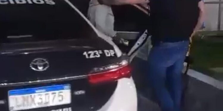 Mulher é presa com drogas e munições por agentes da 123ª DP em Macaé