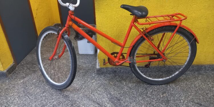 Vítimas de roubo na região do Cavaleiros e Praia Campista devem comparecer à 123ª DP para identificar possíveis autores