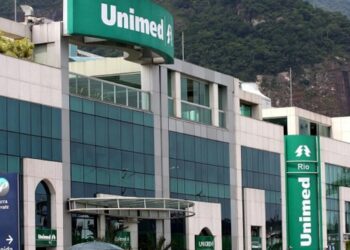 Unimed Rio: Mãe de criança com deficiência denuncia plano de saúde por falta de repasse para clínicas credenciadas e possível paralisação de tratamentos