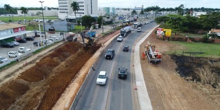 Linha férrea começa a ser retirada da BR-101 para obras de duplicação em Campos