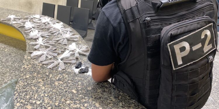 “Ronaldão” é preso após denúncia de venda de drogas no Botafogo