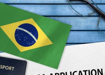 Embaixada dos EUA no Brasil planeja recorde de 1,2 milhão de vistos para brasileiros em 2023