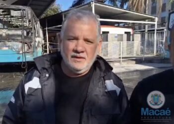 Incêndio em ônibus reforça urgência na renovação da frota, diz Secretário de Mobilidade Urbana