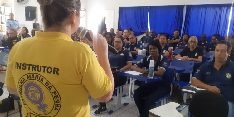 Agentes da Guarda Municipal recebem treinamento intensivo da Patrulha Maria da Penha