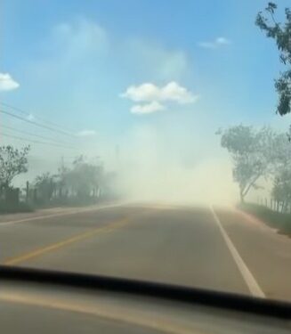 Incêndio às margens da rodovia que liga Macaé X Glicério coloca motoristas em risco