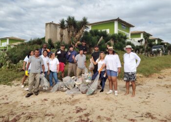 Mutirão de Limpeza em Búzios: Juntos pela Preservação das Praias
