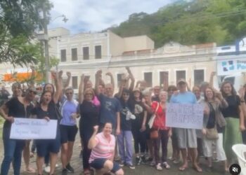 Moradores de Conceição de Macabu realizam protesto contra a nova reforma da Praça Dr. José Bonifácio Tassara