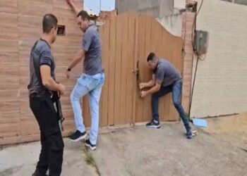 Polícia de Campos prende duas mulheres por suspeita de matar homem com 14 facadas na Penha