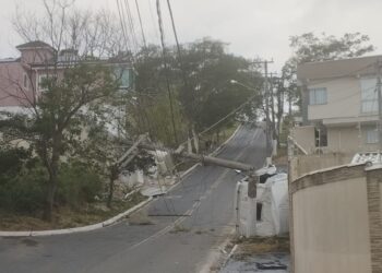 Acidente envolvendo caminhão é registrado no bairro Jardim Vitória, em Macaé