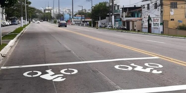 Prefeitura implanta novas sinalizações como áreas de espera para motociclistas