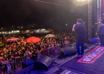 Show dos Menotti agita noite do Viva Serra Macaense
