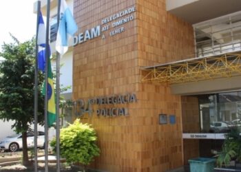 Homem é preso após arrombar apartamento de ex-namorada e atear fogo em objetos