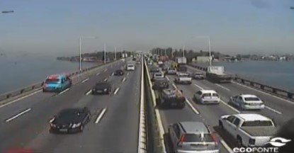 Estradas que dão acesso à Região dos Lagos tem fluxo intenso nesta quinta