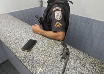 PM prende suspeito do roubo e recupera joias em Campos