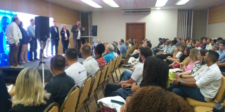 Encontro Estadual de Turismo reúne profissionais do trade em Búzios