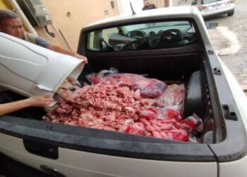 Açougue de Campos é interditado e mais de uma tonelada de carne imprópria é apreendida