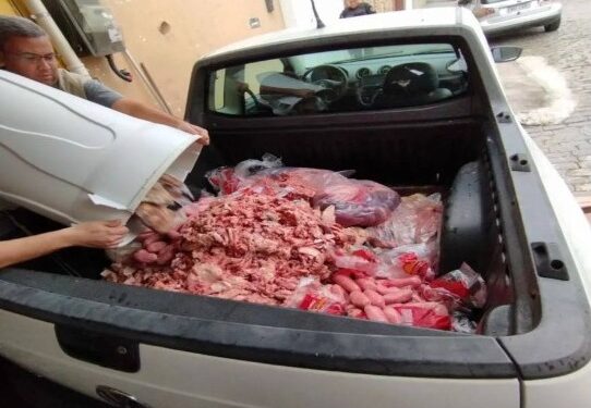 Açougue de Campos é interditado e mais de uma tonelada de carne imprópria é apreendida
