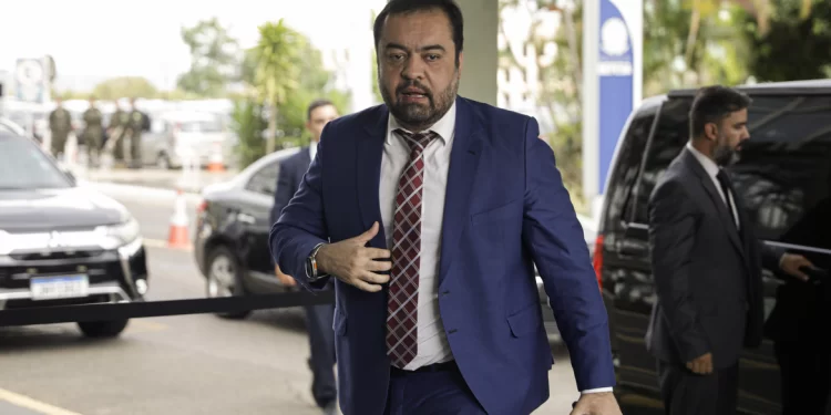 Claudio Castro tem segurança reforçada após ameaça de milicianos