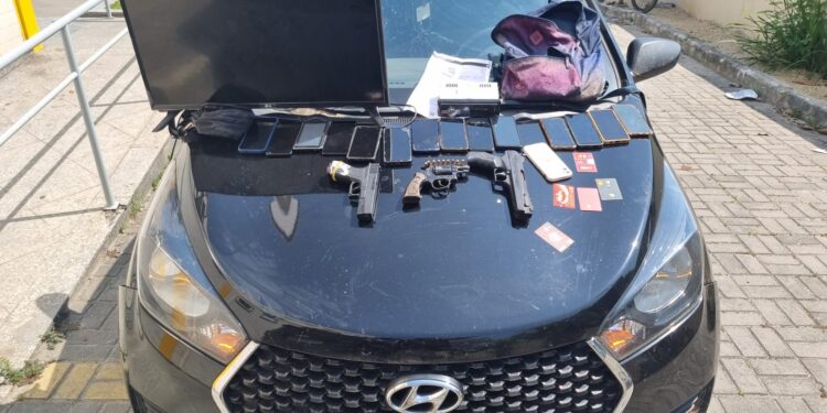 Quatro homens foram presos após assalto em Areia Branca na manhã desta terça-feira