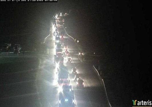 Quatro pessoas morrem em acidente entre carro e caminhão em Macaé