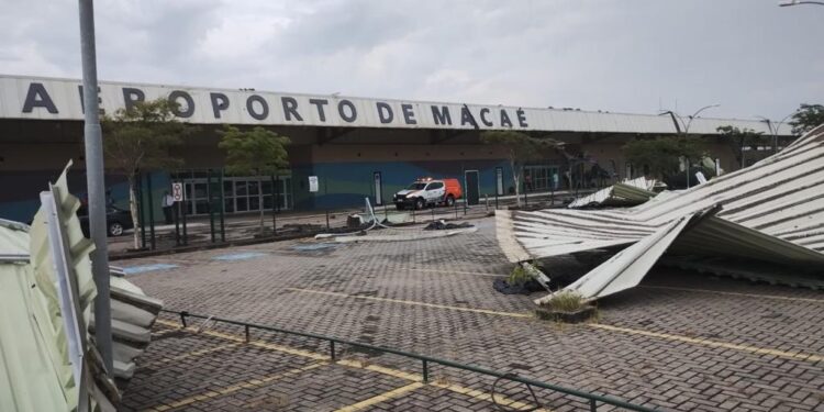 Aeroporto de Macaé é atingido pelo temporal desta madrugada