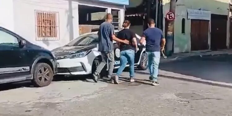 Jovem de 19 anos é presa por matar a própria avó, de 79 anos, em Arraial do Cabo