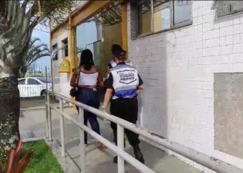 Mulher é presa em flagrante após furtar cosméticos no Centro de Macaé