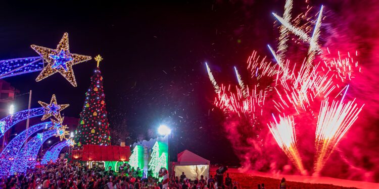 Vila do Papai Noel e Árvore Iluminada marcam abertura oficial do Natal Magia