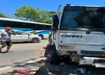 Ciclista morre após ser atropelado por caminhão na BR-101 em Campos