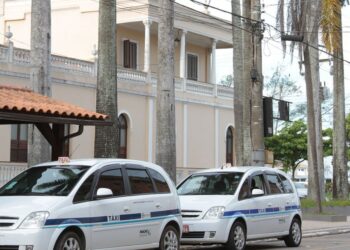 Taxistas devem pagar taxa de permissão até 31 de março