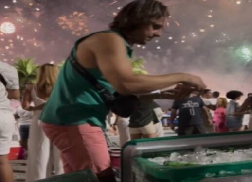 Ex-ator global vende cerveja em ruas no Rio; ‘Aqui não tem vítima’