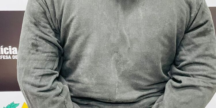 Polícia Civil de Macaé prende homem com quatro mandados de prisão pendentes em Rio das Ostras