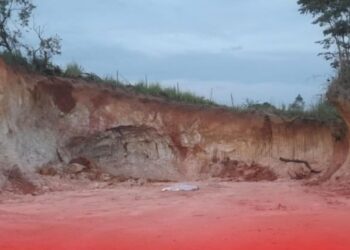 Dois trabalhadores morrem em deslizamento de terra em Maricá