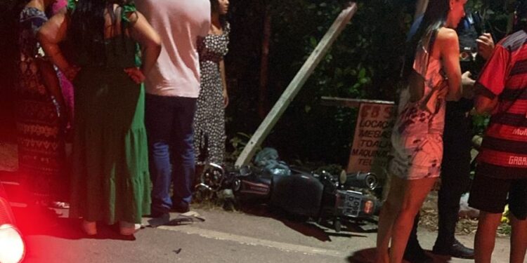 Homem morre em acidente entre carro e moto em Carapebus