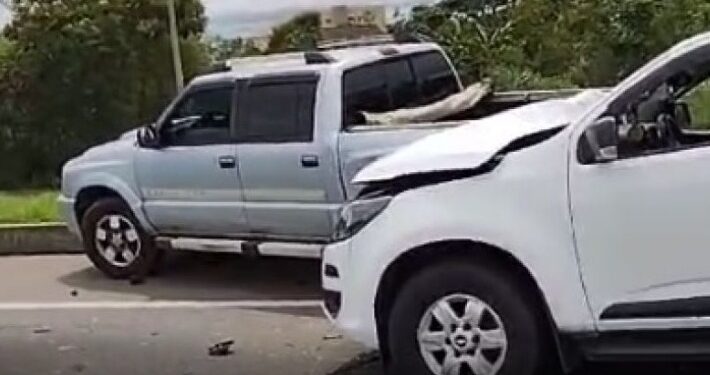 Acidente deixa duas pessoas feridas no Parque Imperial