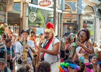Bloco ‘Não Tem Água na Moringa’ anima a quarta-feira de Cinzas em Búzios