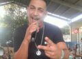 Cantor de pagode é morto a tiros em São Pedro da Aldeia; vizinho, que é guarda municipal, se entrega
