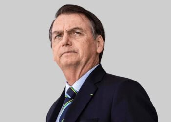 Bolsonaro é alvo de operação da PF e terá que entregar passaporte