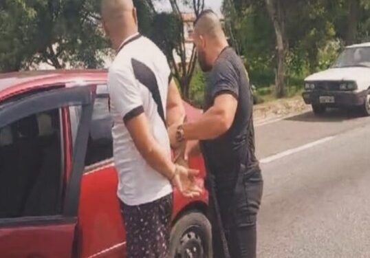 Polícia Civil prende homem suspeito de ameaçar explodir granada em casa após brigar com a mulher