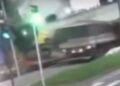 Carreta levando trator derruba passarela na BR-101 no Espírito Santo
