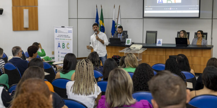 Vigilância Sanitária realiza treinamento sobre “Selo de Qualidade da Higiene”
