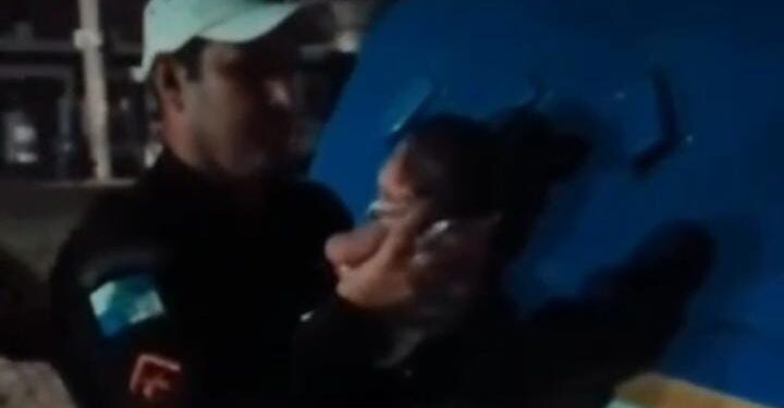 Policiais salvam vida de bebê que ficou sem respirar, na Baixada Campista