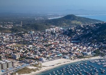 MPRJ ajuíza ação para que Arraial do Cabo não conceda licenças de edificação para construções de até oito andares na ZR-5
