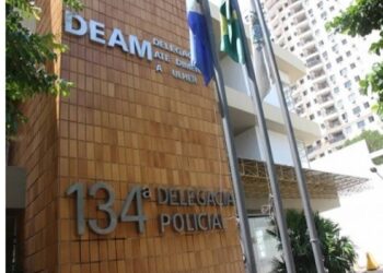 Homem invade escola armado com faca em busca da ex-companheira em Campos