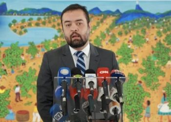 Governador decreta ponto facultativo nesta sexta por previsão de fortes chuvas no Rio