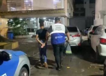 Mulher é presa em flagrante após esfaquear gestante na rodoviária de Campos